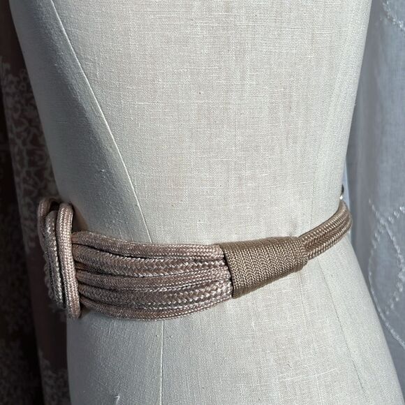Leather shop braided belt with some stretch - Picture 2 of 7